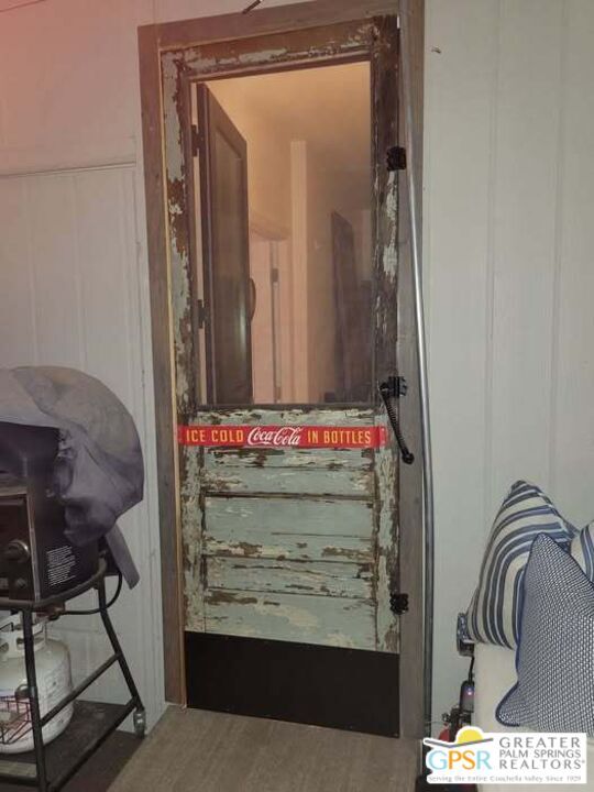 Building Photo - 15300 Palm Dr