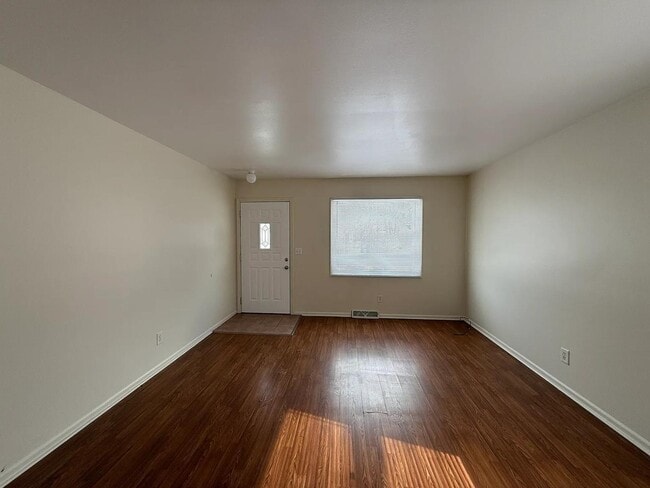 Building Photo - 3731 Kalamazoo Ave SE