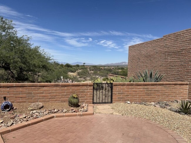 Building Photo - 1230 W Camino del Pato