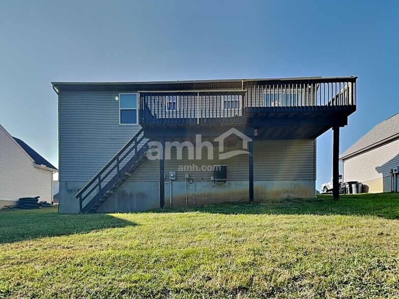 Building Photo - 2776 Shamu Dr