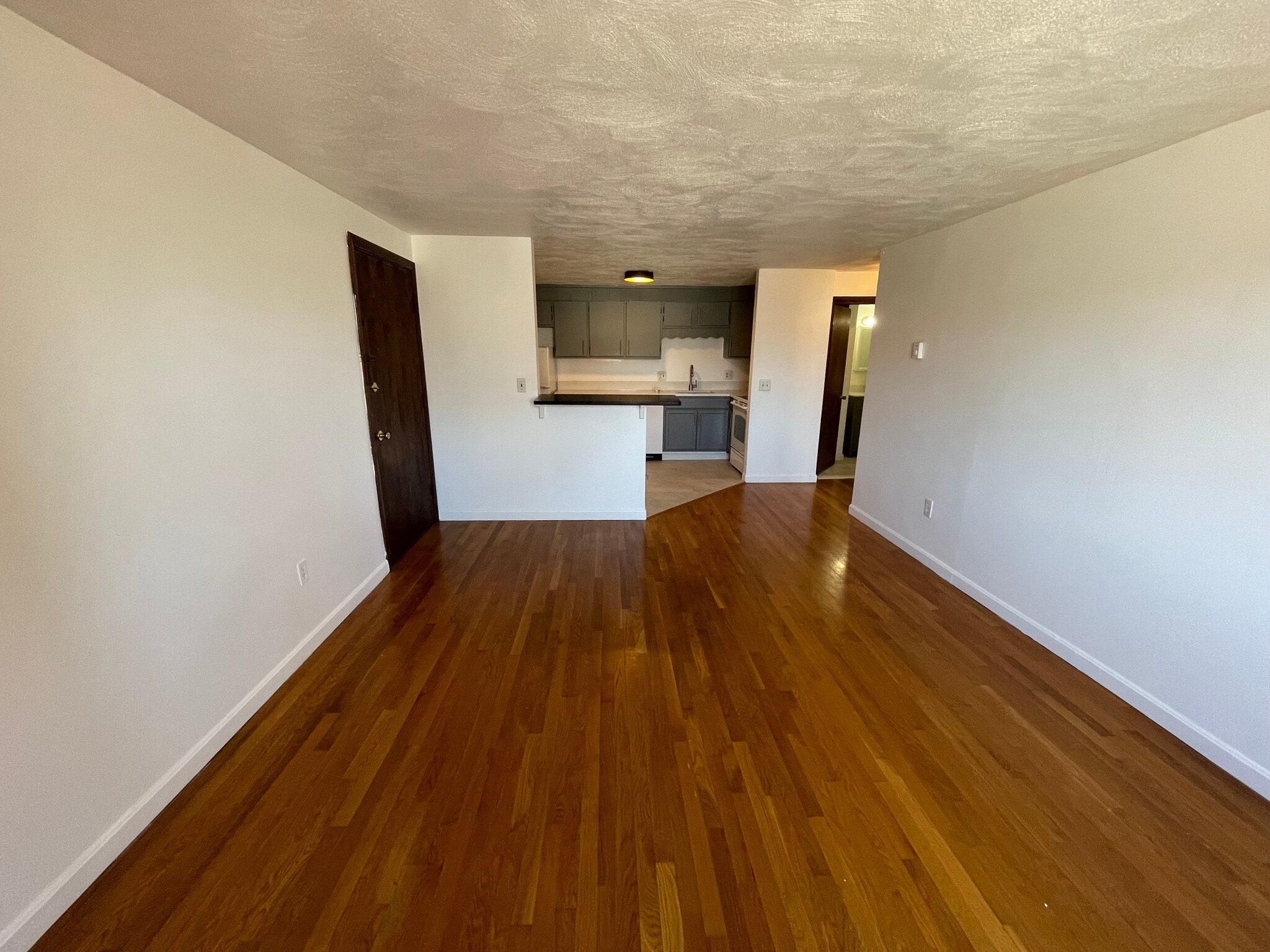 Building Photo - 224 Main St