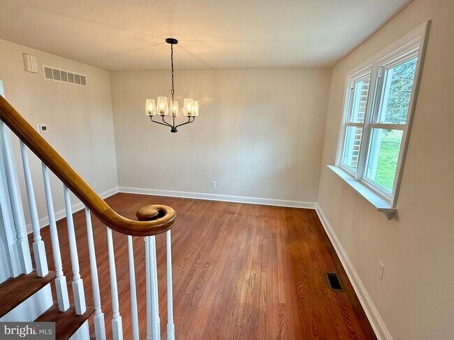 Building Photo - 330 Gilbertsville Rd
