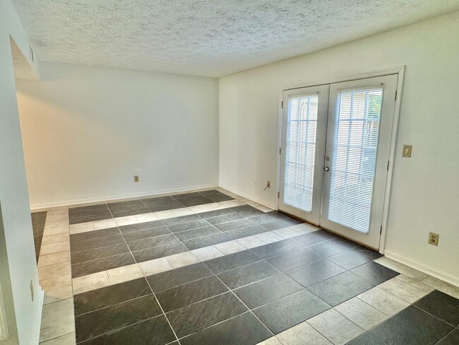 Building Photo - 3-Bedromm 2.5 bath with the Perfect Mix of...
