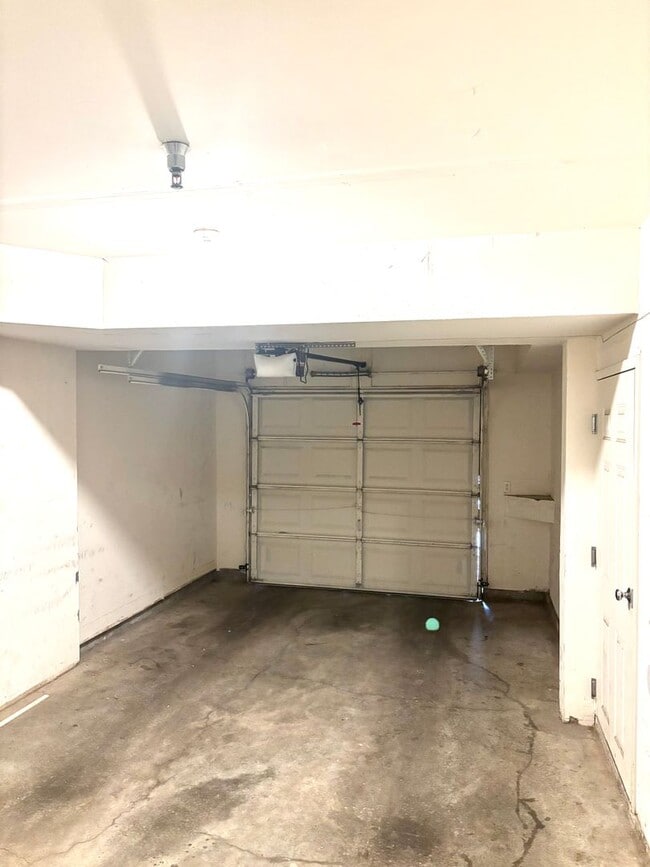 Building Photo - Newly updated 3bd 2.5 bath townhome for rent Aurora CO 80012