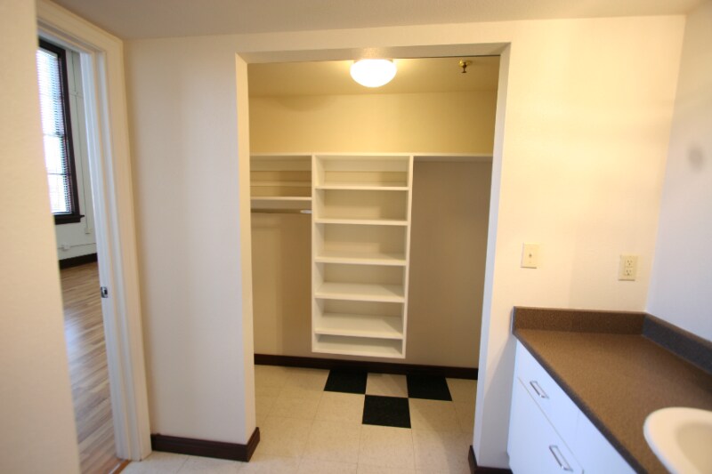 Building Photo - 301 Central Ave NE Ave