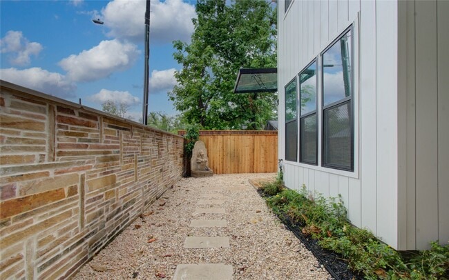 Building Photo - 4603 Edison St