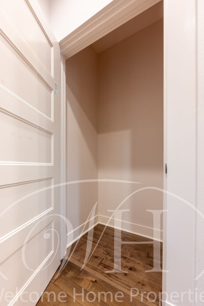 Building Photo - 22 NE Hadley Way