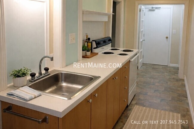 Building Photo - 97 Broadway