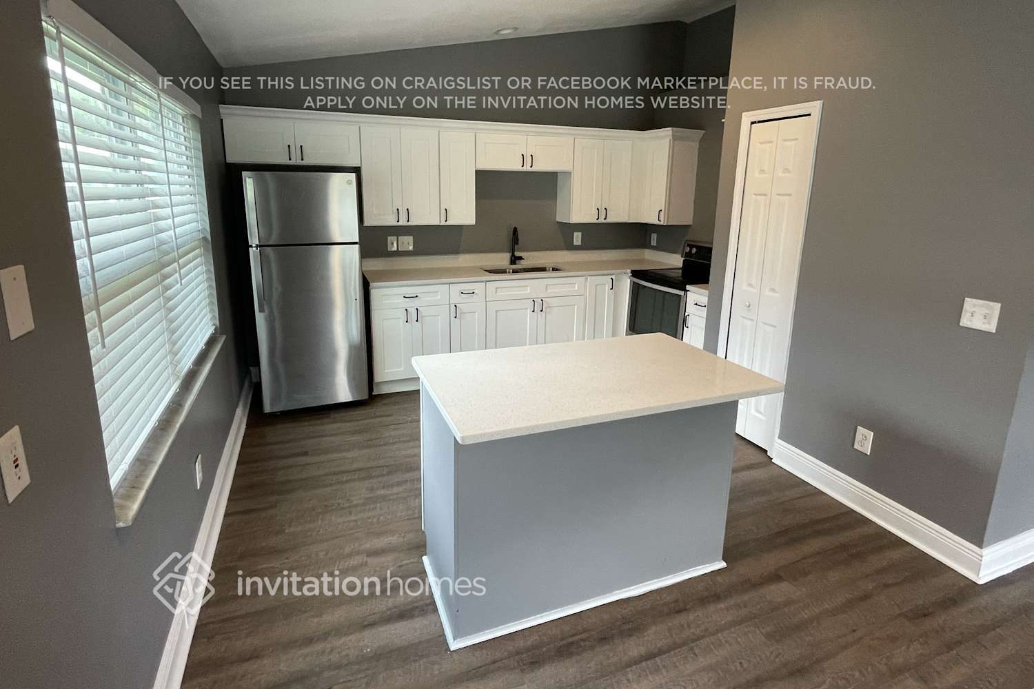 Building Photo - 2418 Radnor Ave