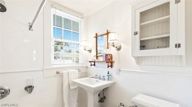 Building Photo - 187 Broad Ave S