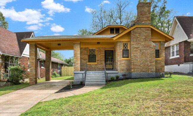 Building Photo - Historic 3 Bed 1 Bath Home