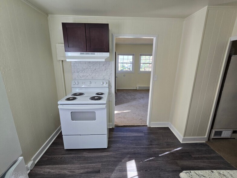 Building Photo - 1025 Bradley Ln