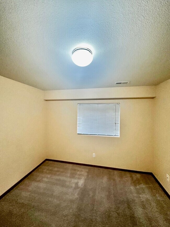 Building Photo - 2039 Fairweather Way