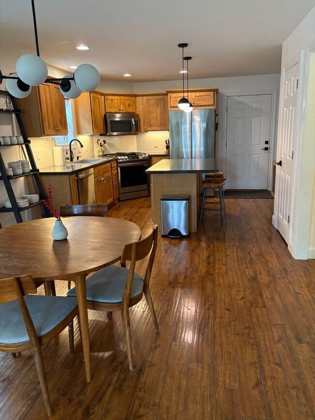 Building Photo - Josephine crossing 4 bedroom cottage