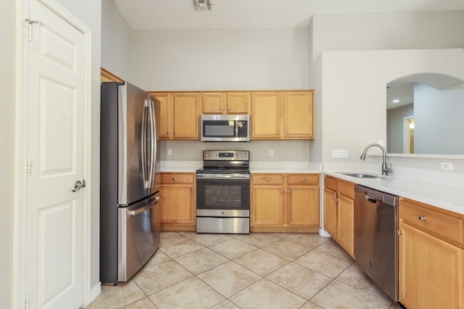 Building Photo - 3910 N 125th Dr