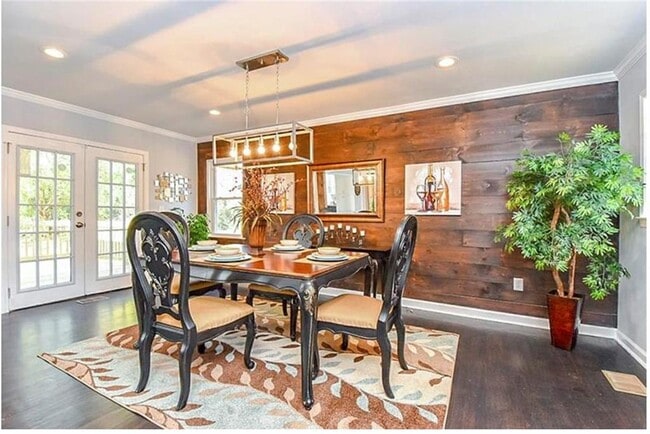 Building Photo - 2783 Meadowview Dr SE