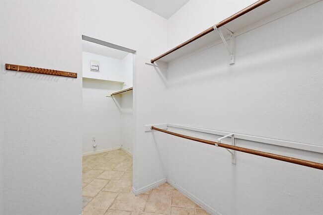 Building Photo - 11208 South Bay Ln