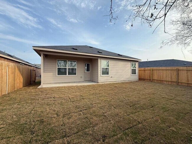 Building Photo - 545 Sormonne Lp