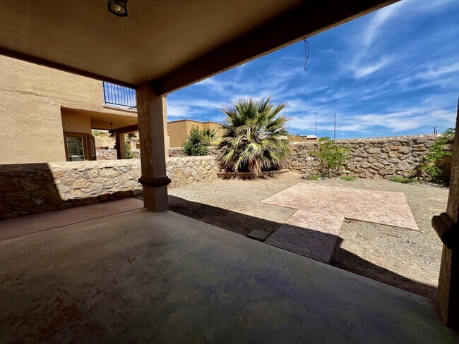 Building Photo - 3727 Grand Bahamas Dr