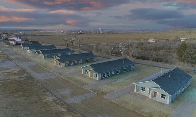 Building Photo - 306 W Truman Dr