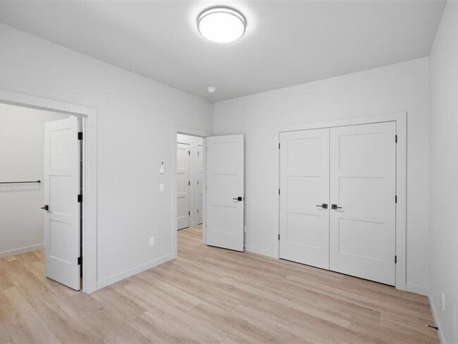 Building Photo - 1396 Overlook Ave NW