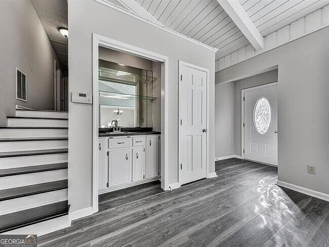 Building Photo - 1400 Boxwood Dr NW