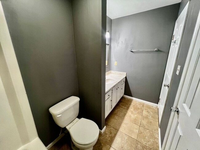 Building Photo - Must-See 3-Bedroom Home in Rosemont Forest!