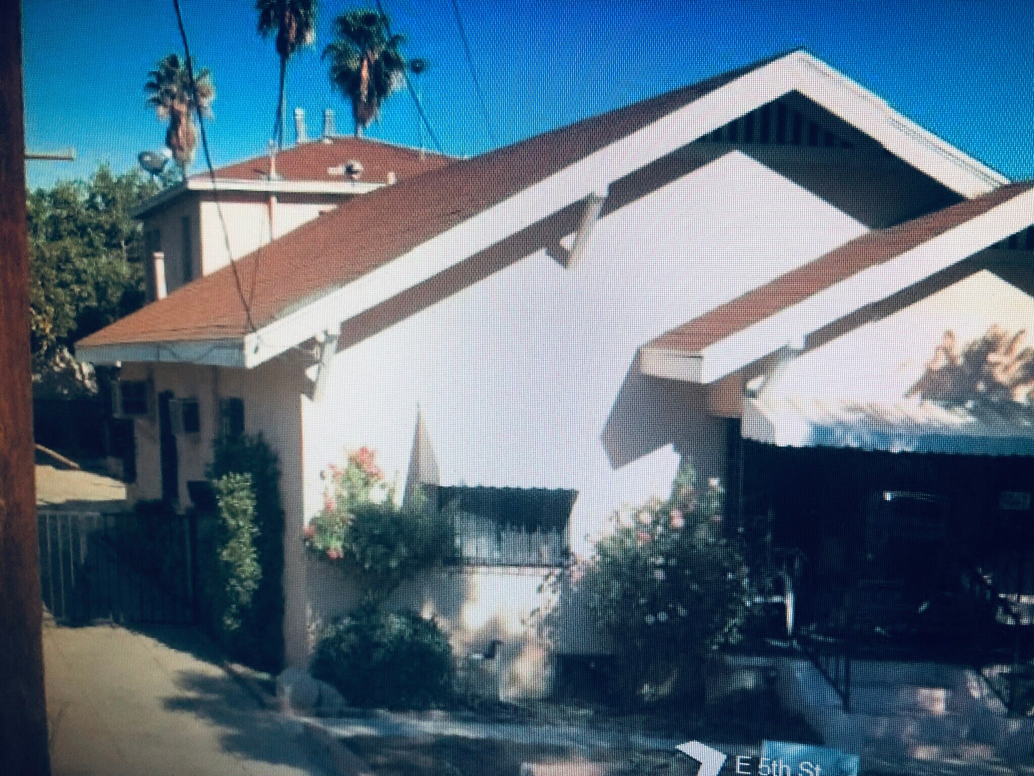 Building Photo - 3059 E 5th St