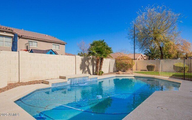 Building Photo - 3734 E Betsy Ln