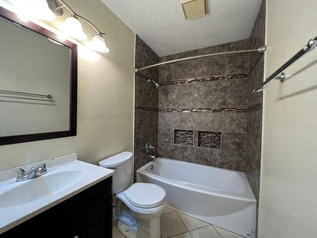 Building Photo - 1303 Redondo Dr