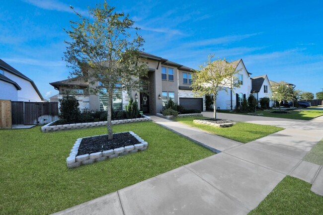 Building Photo - 10719 Klaria Cres Ct