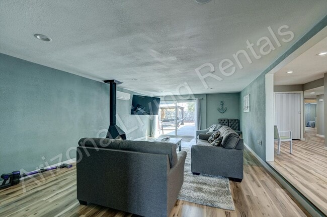 Building Photo - FURNISHED RENOVATED HOME
