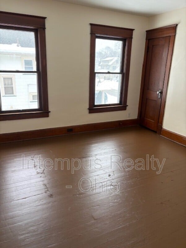 Building Photo - 241 Sexton St