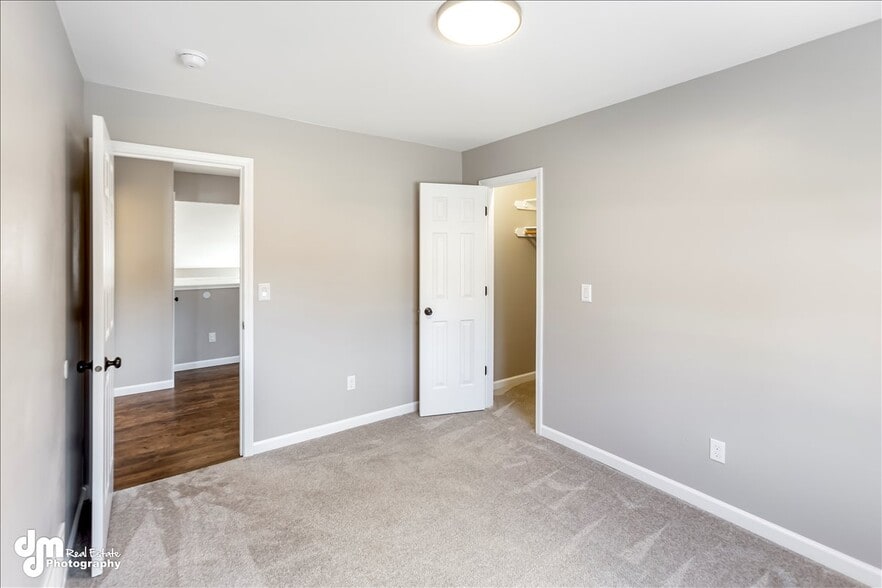 Building Photo - 8973 Northwood Park Cir