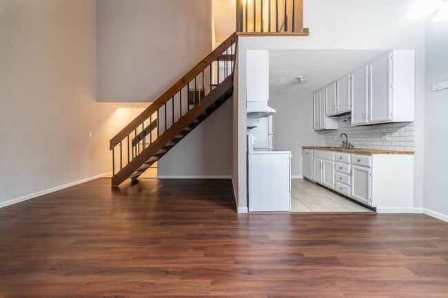 Building Photo - 2755-2759 Independence Way