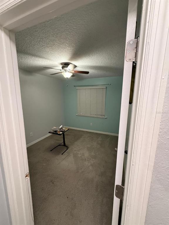 Building Photo - 2201 Hickory Wood Ct