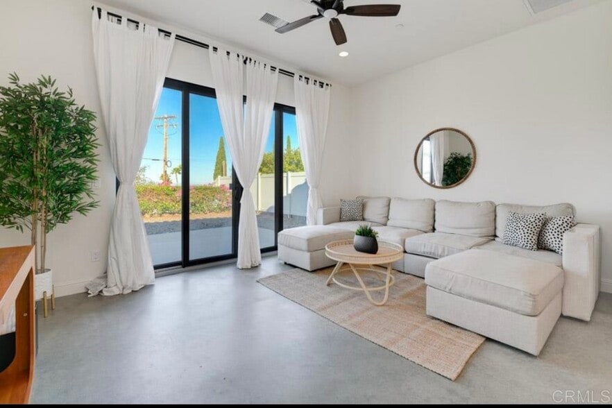 Living room - 1708 1/2 Sunrise Dr