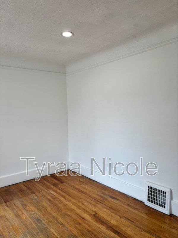 Building Photo - 15353 Lauder St