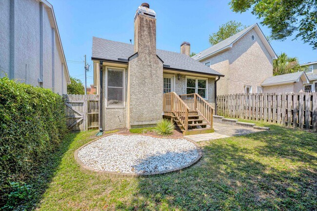 Building Photo - 1054 Hickman Rd