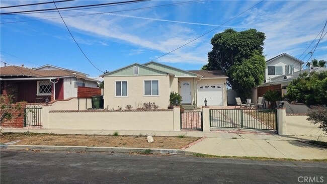 Building Photo - 1064 W 31st St