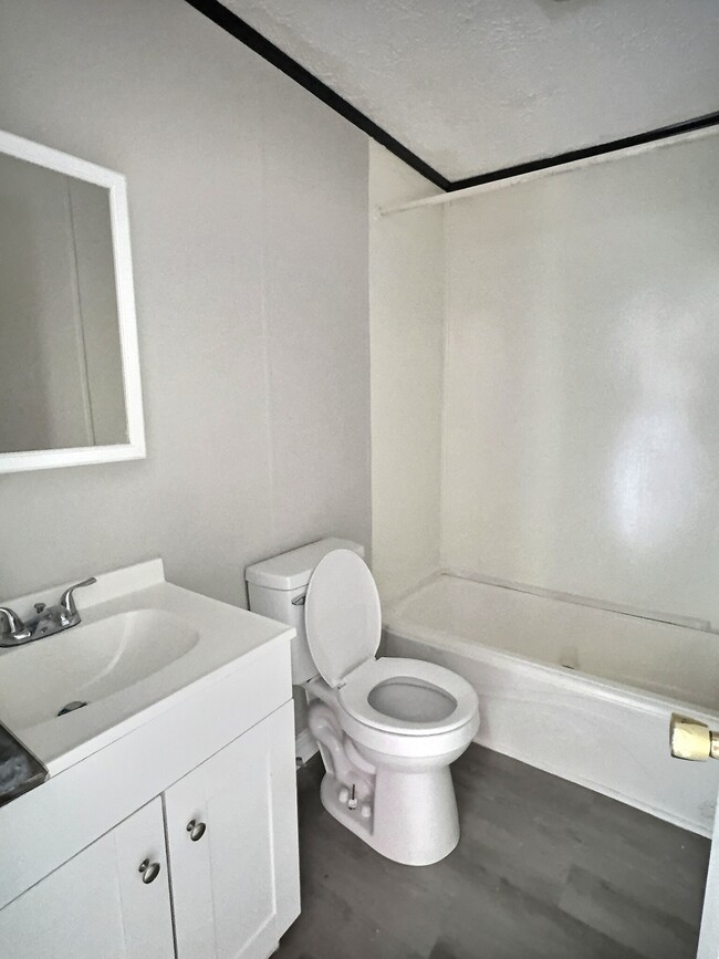 Building Photo - 953 Lucky Lane