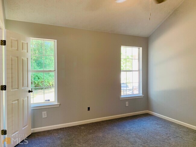 Building Photo - 30 Standing Rock Rd