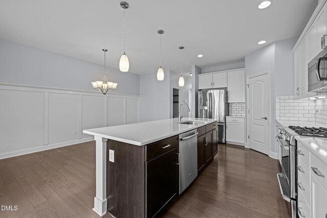 Building Photo - 6052 Kentworth Dr