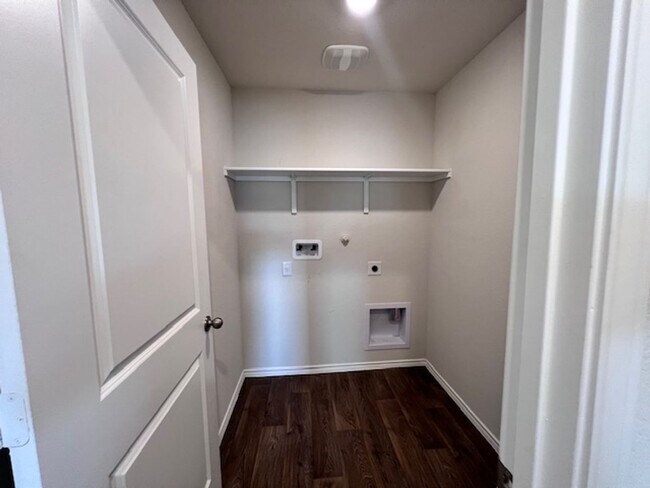 Building Photo - Solana Ridge Subdivision
