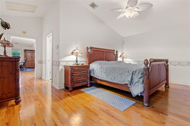 Building Photo - 36740 Shore Dr