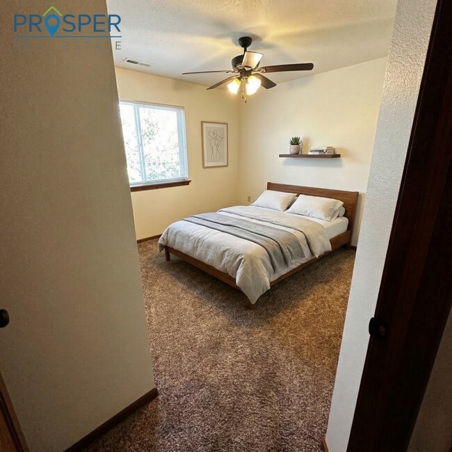 Building Photo - DA216X