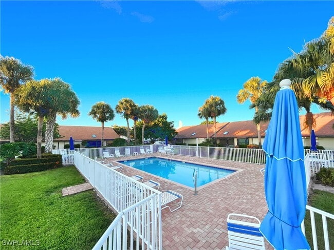 Building Photo - 10740 Regent Cir