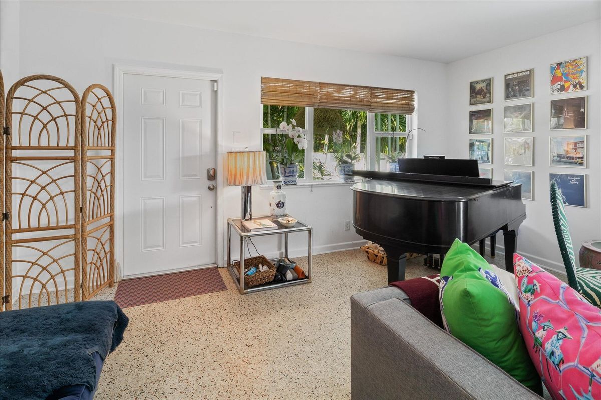 Building Photo - 202 32nd St