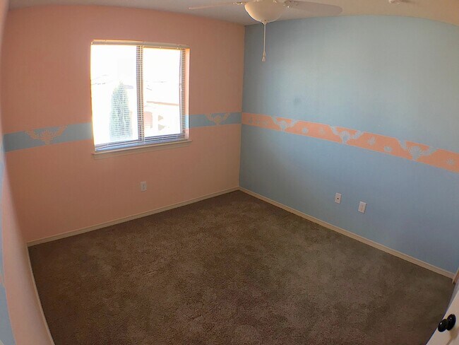 Building Photo - Northeast El Paso 3 Bed Refrig A/C