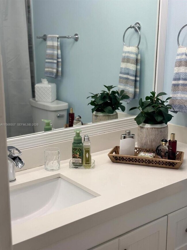 Building Photo - 6770 Indian Creek Dr